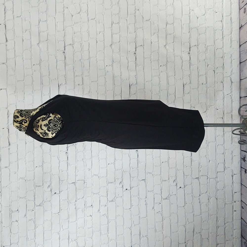 The Limited Size M Sleeveless V-Neck Cocktail Dress with Gold Zipper - Picture 4 of 10